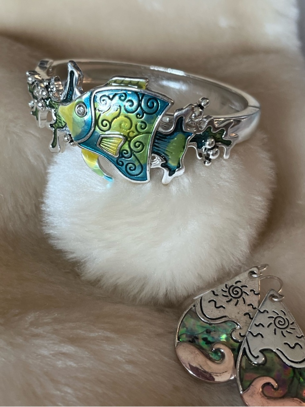 NWT Tropical Blue-Green Fish Bangle Bracelet and Earrings